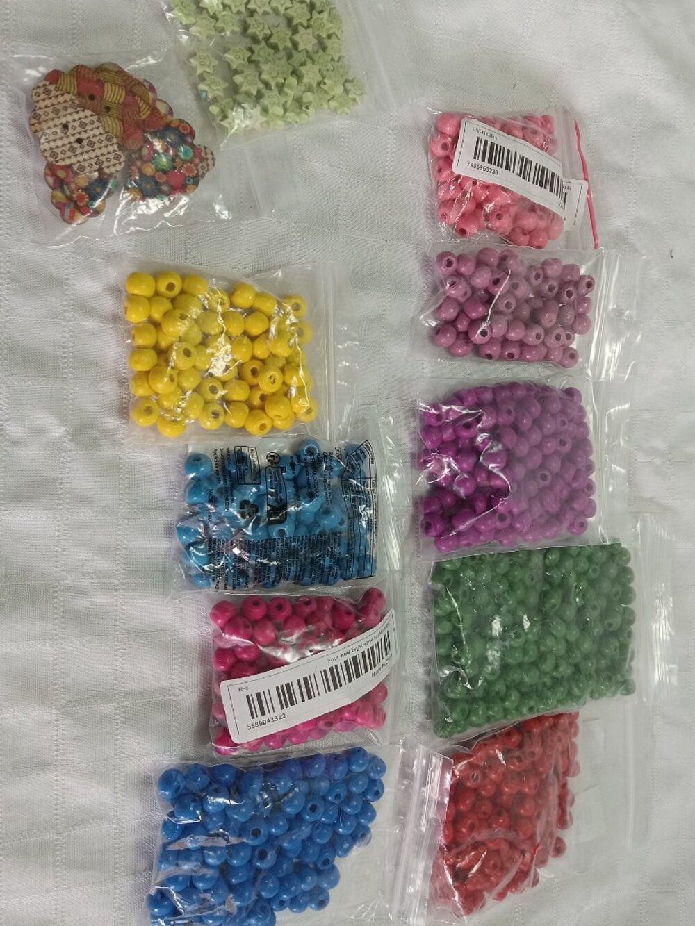 Many (recycled) bags with vintage wooden colored beads approx 4-5 mm diameter